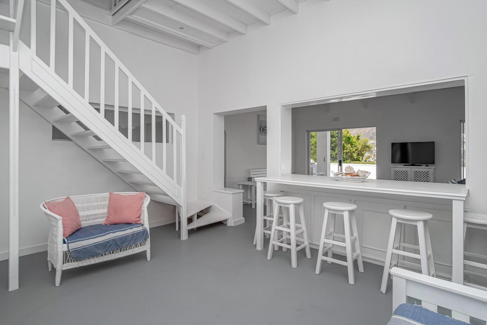 Not Avail Holiday home *