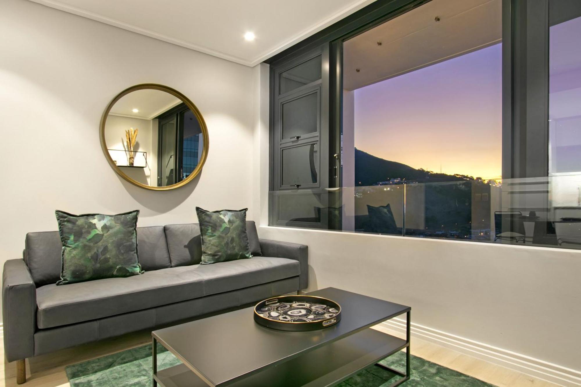 16 On Bree - Unit 2810