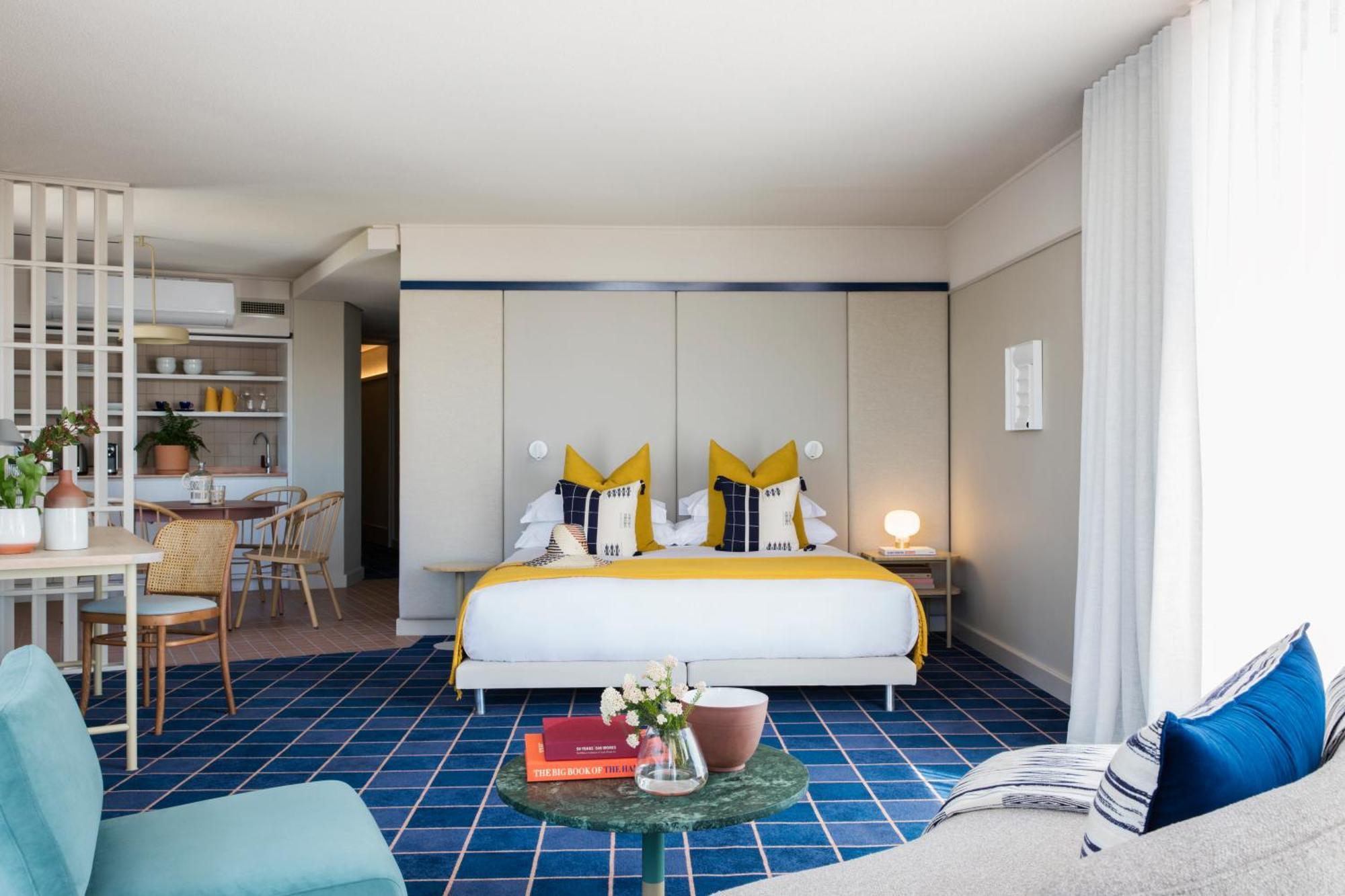 Sea Point Hotel 4*