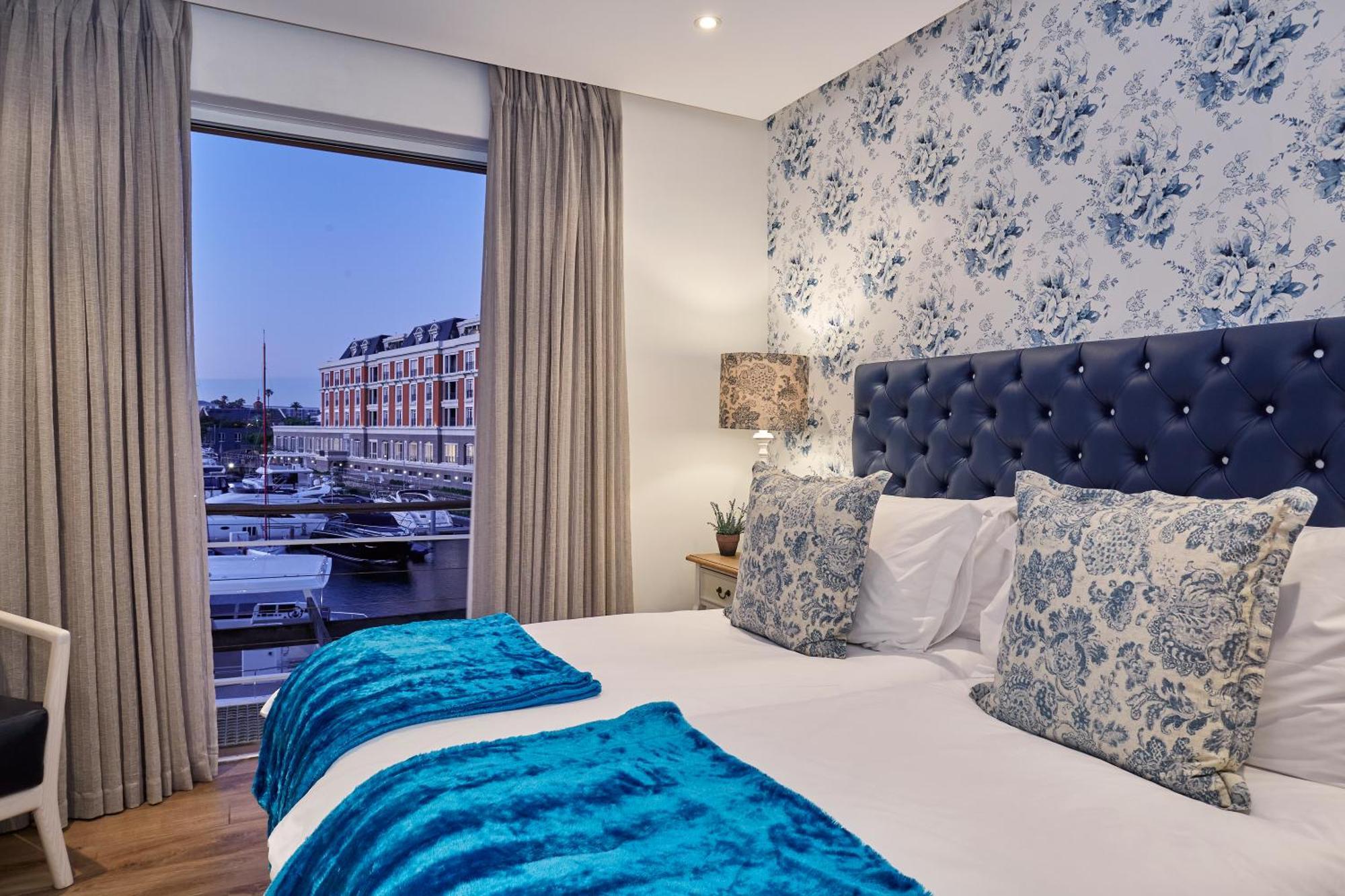 Parama 102 * Cape Town