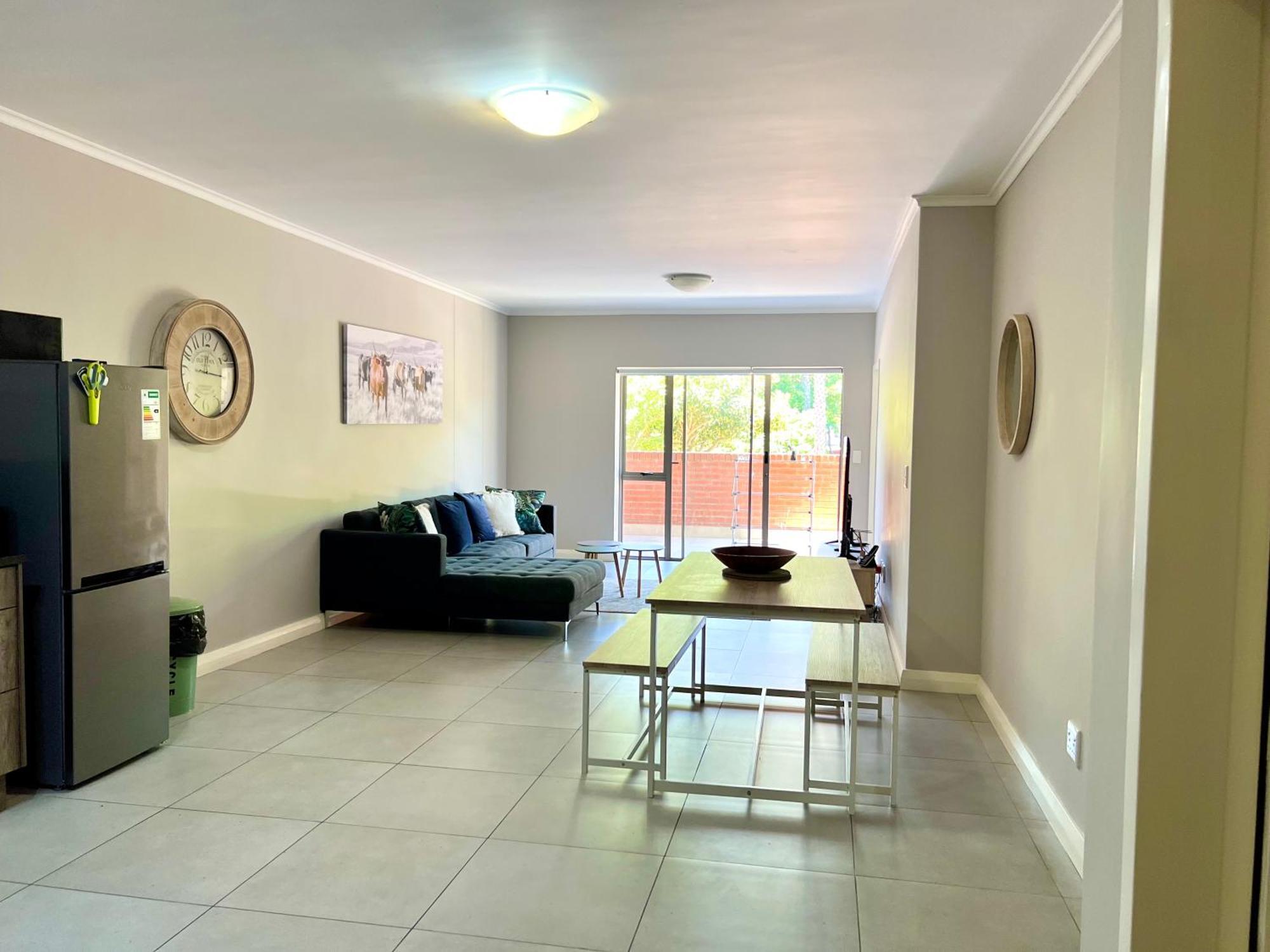Scenic Modern In Century Ciity *
