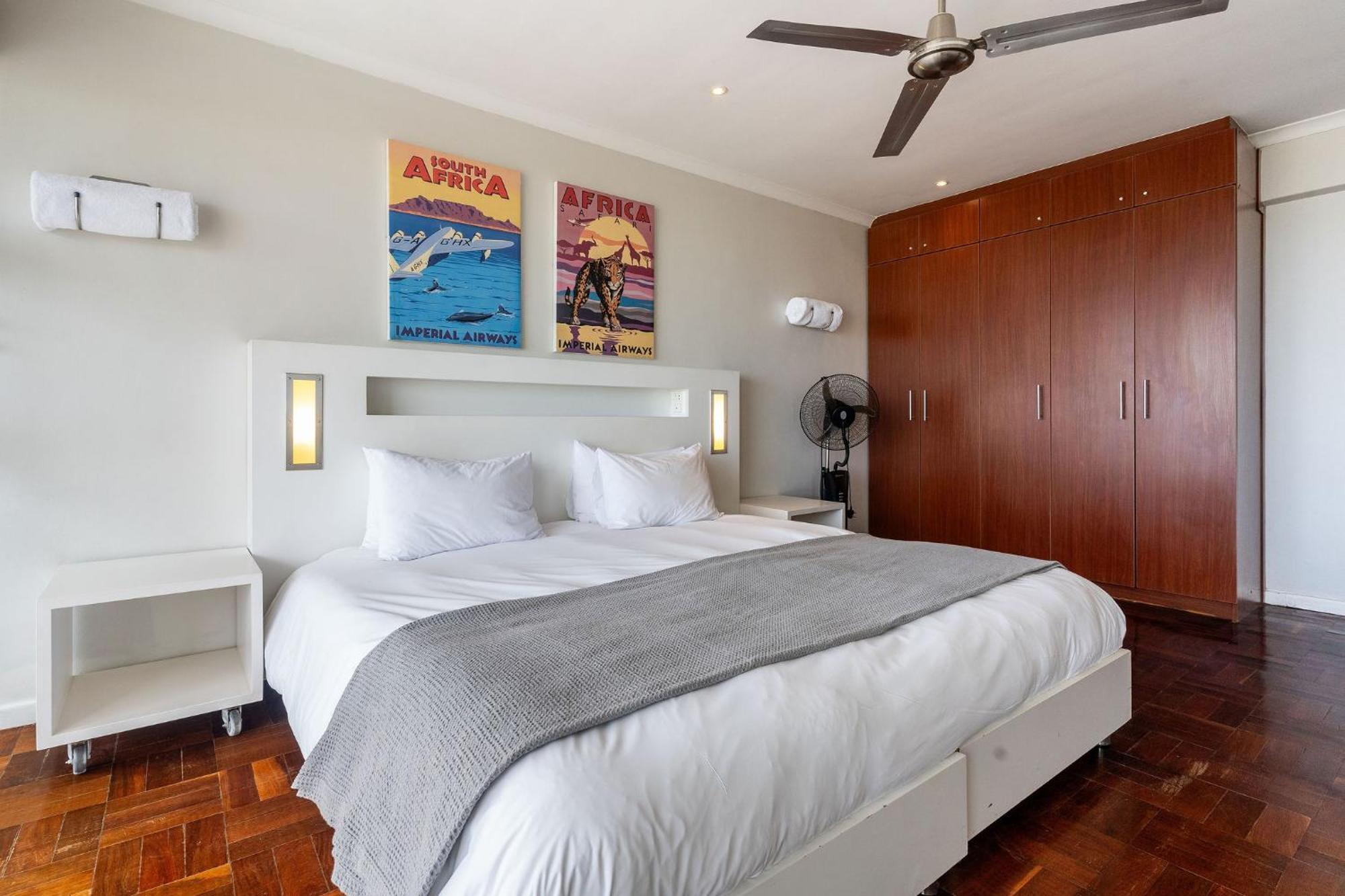 Apartment Mouille Point Places - &
