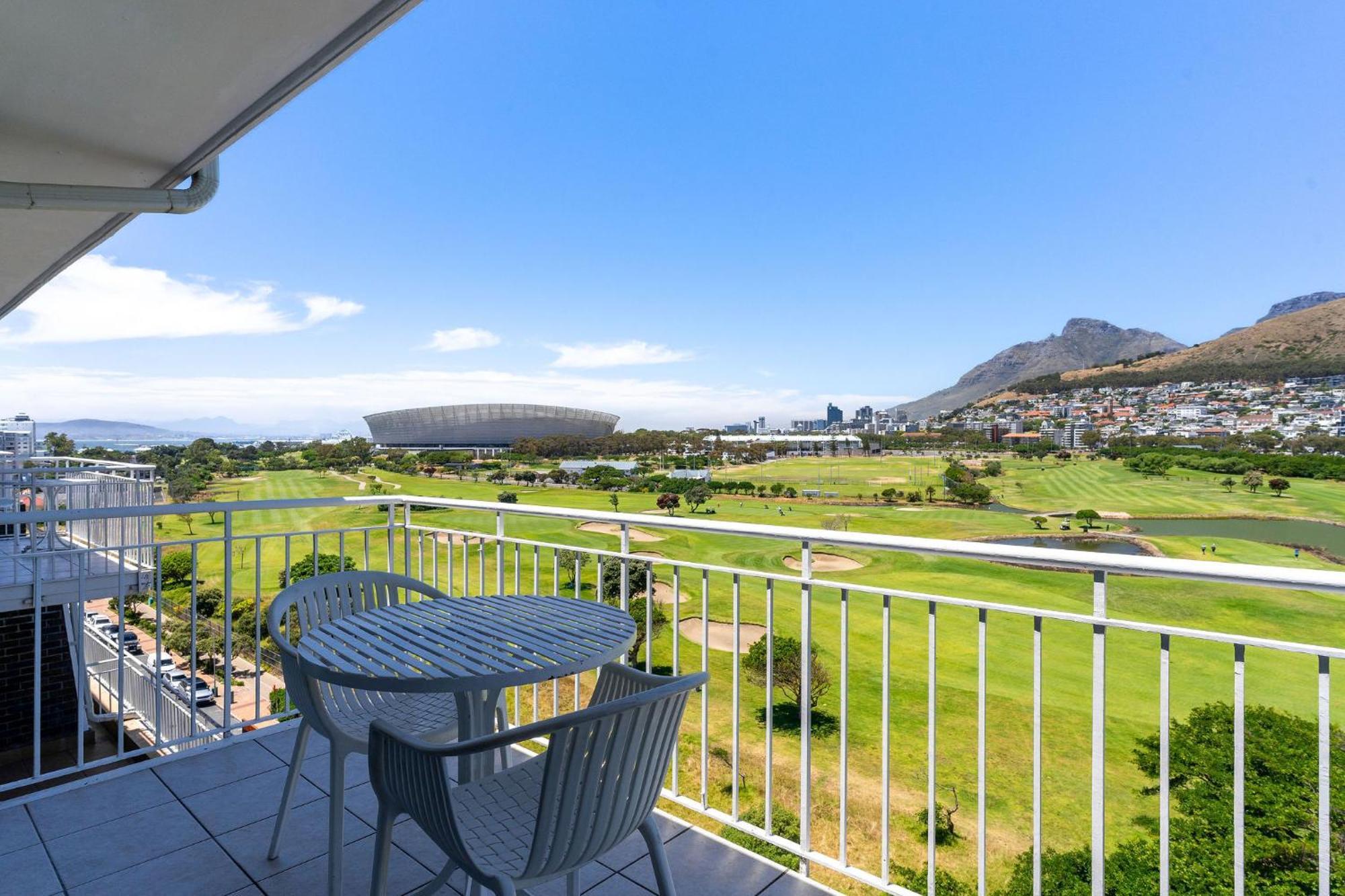 Mouille Point Places - & *
