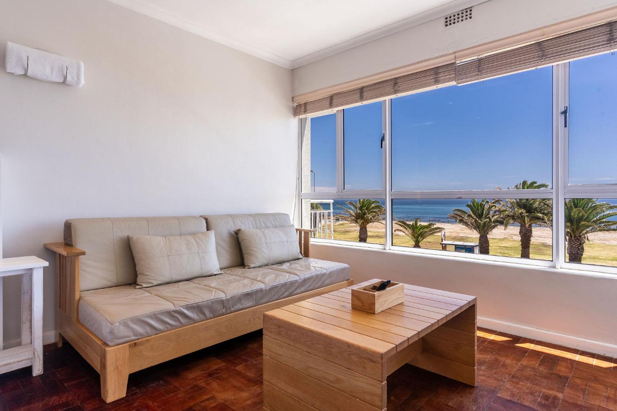 Apartment Mouille Point Places - &