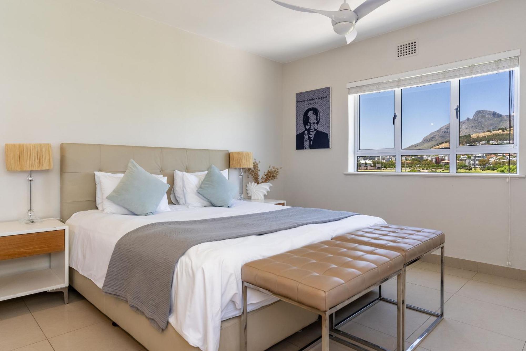 Apartment Mouille Point Places - &