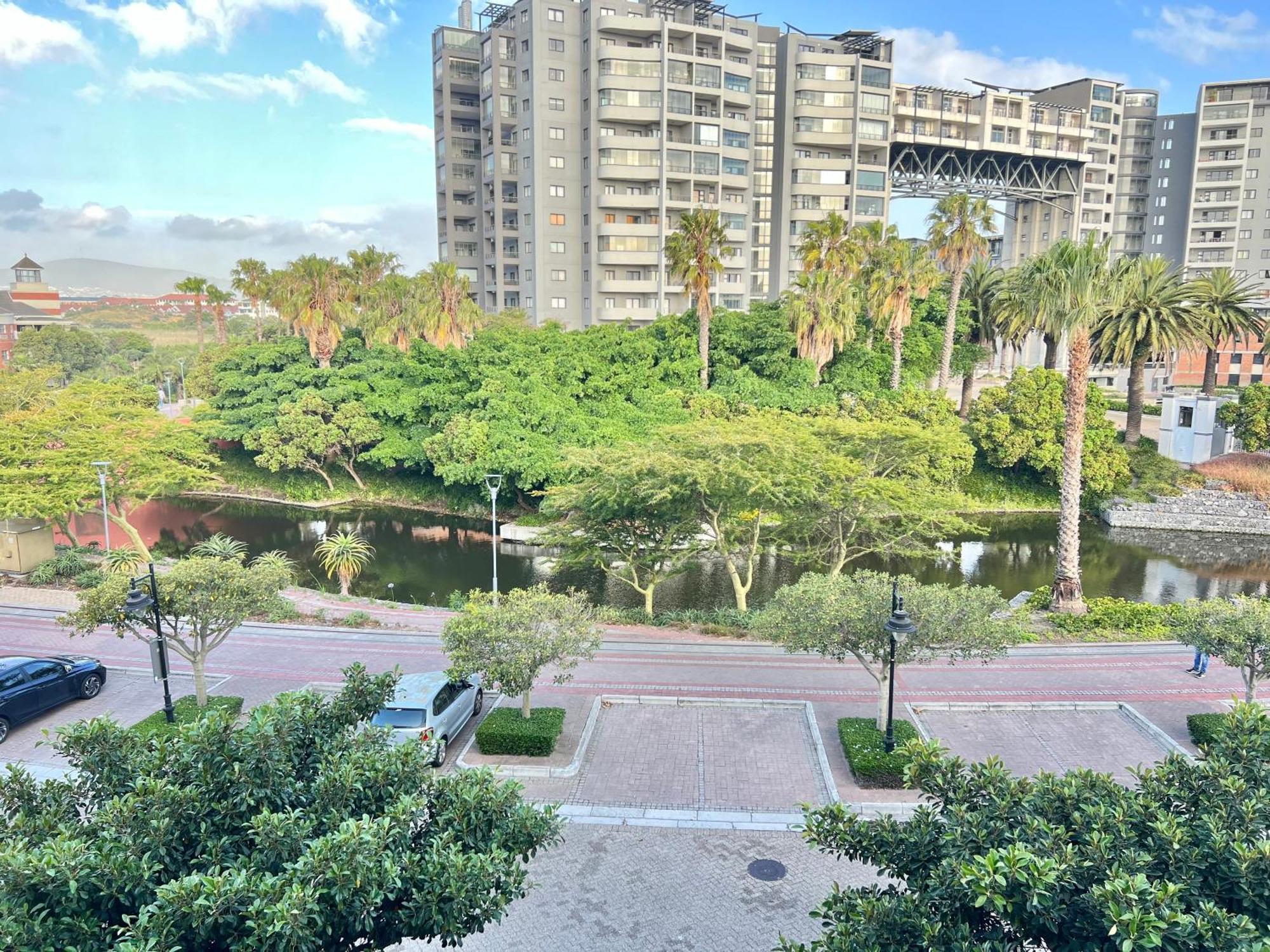 Apartment Spacious Modern 1 Bedroom Near Canal Walk
