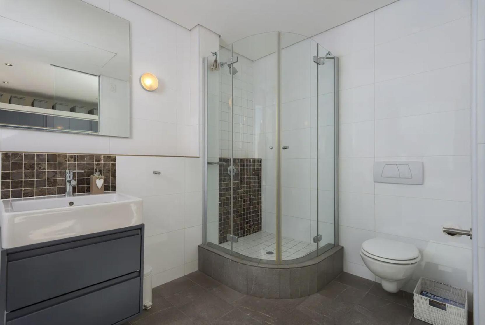 Cartwrights Corner Apartment *