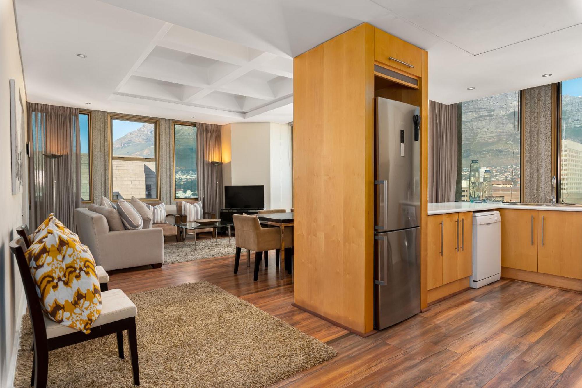 Cartwrights Corner Apartment *