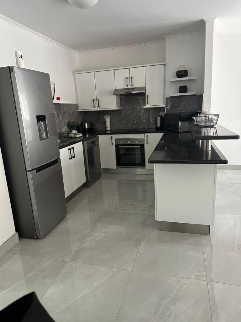102 Palma Eyrie * Cape Town