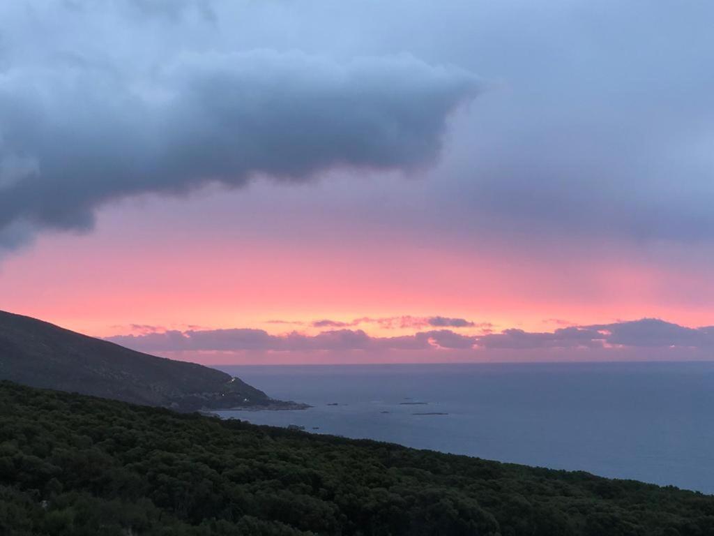 Camps Bay Blue Self-catering * Cape Town