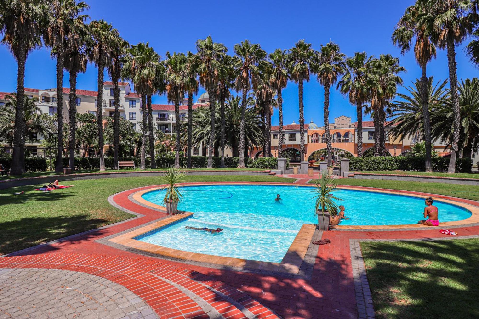 102 Palma Eyrie * Cape Town