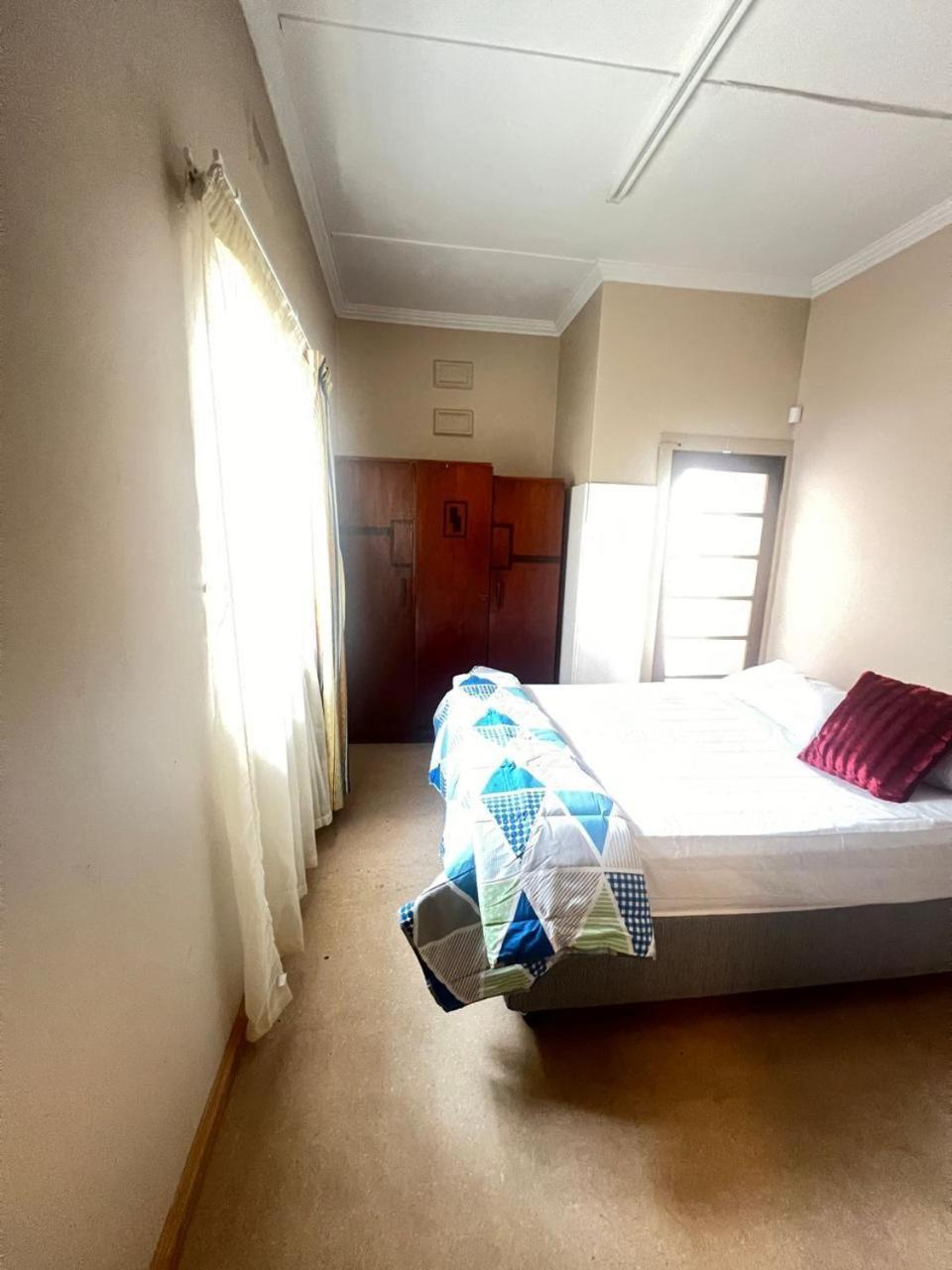 Guest house Triple S *