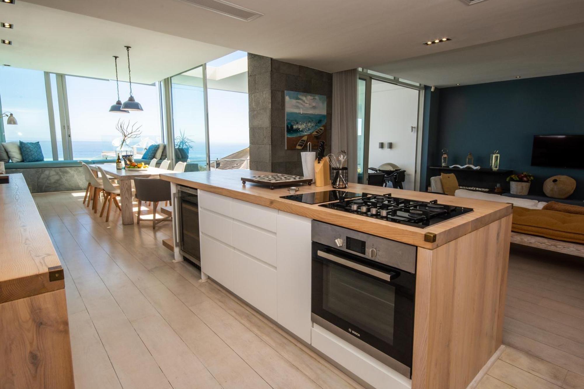 Luxury Camps Bay Penthouse With Spectacular Views Apartment