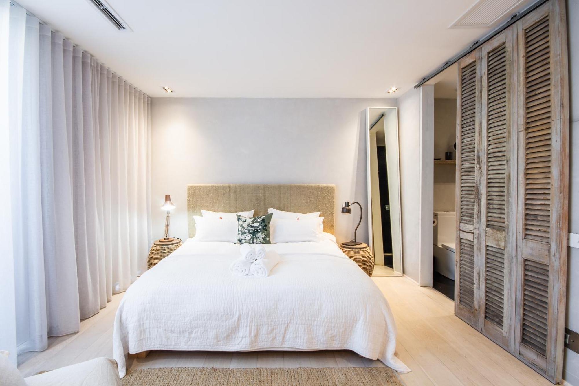 Luxury Camps Bay Penthouse With Spectacular Views Cape Town
