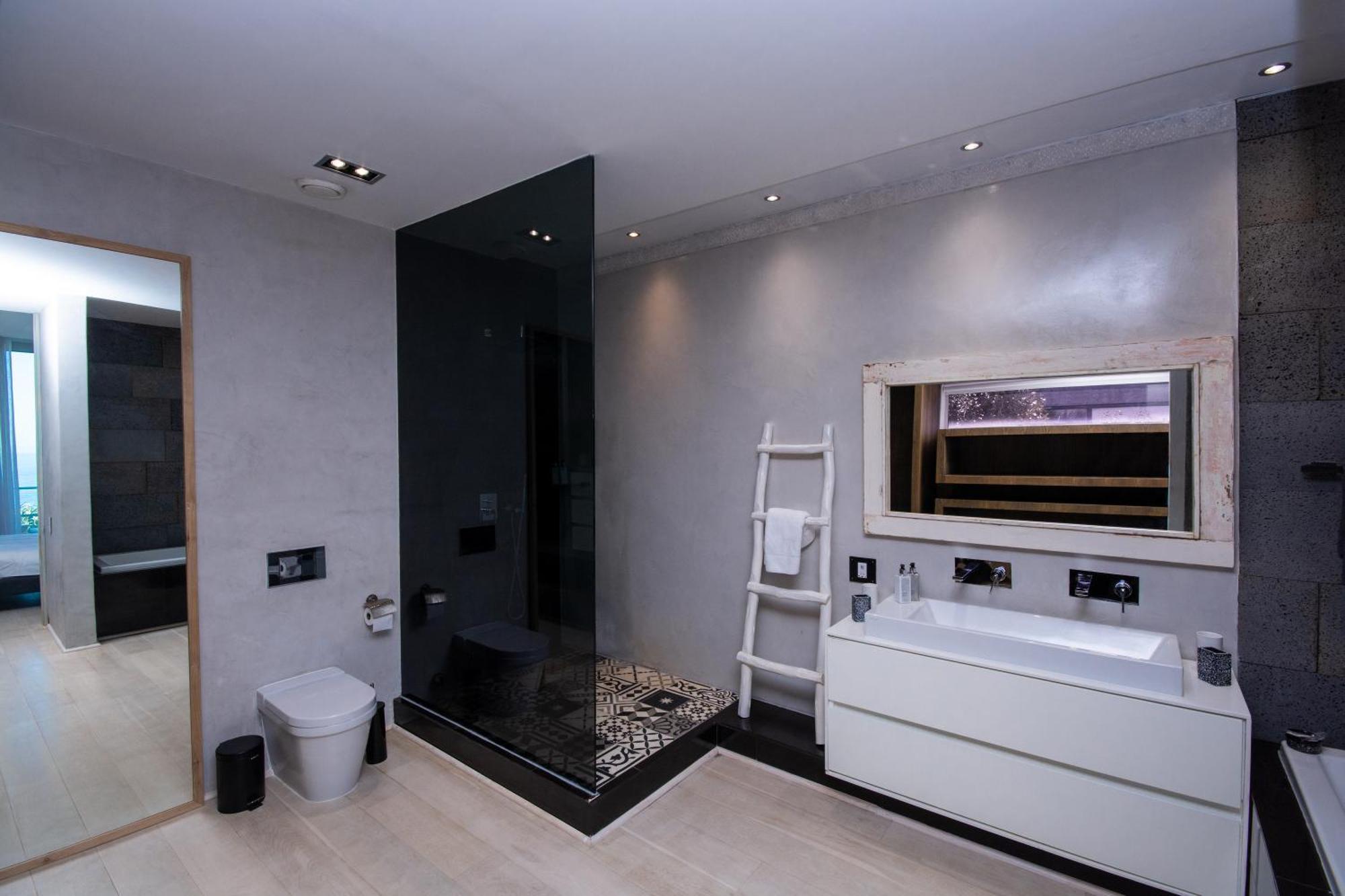 Apartment Luxury Camps Bay Penthouse With Spectacular Views