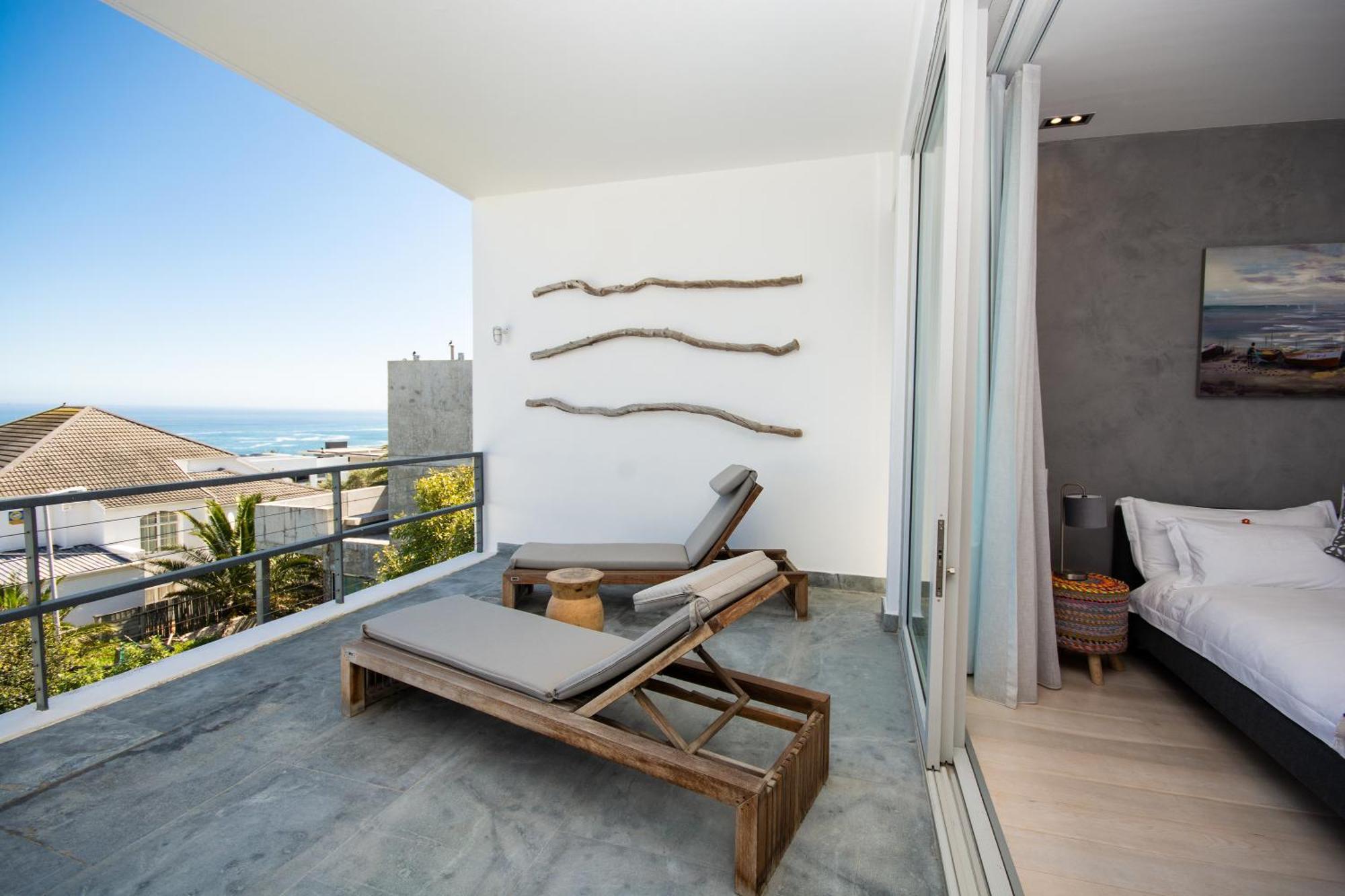 Luxury Camps Bay Penthouse With Spectacular Views