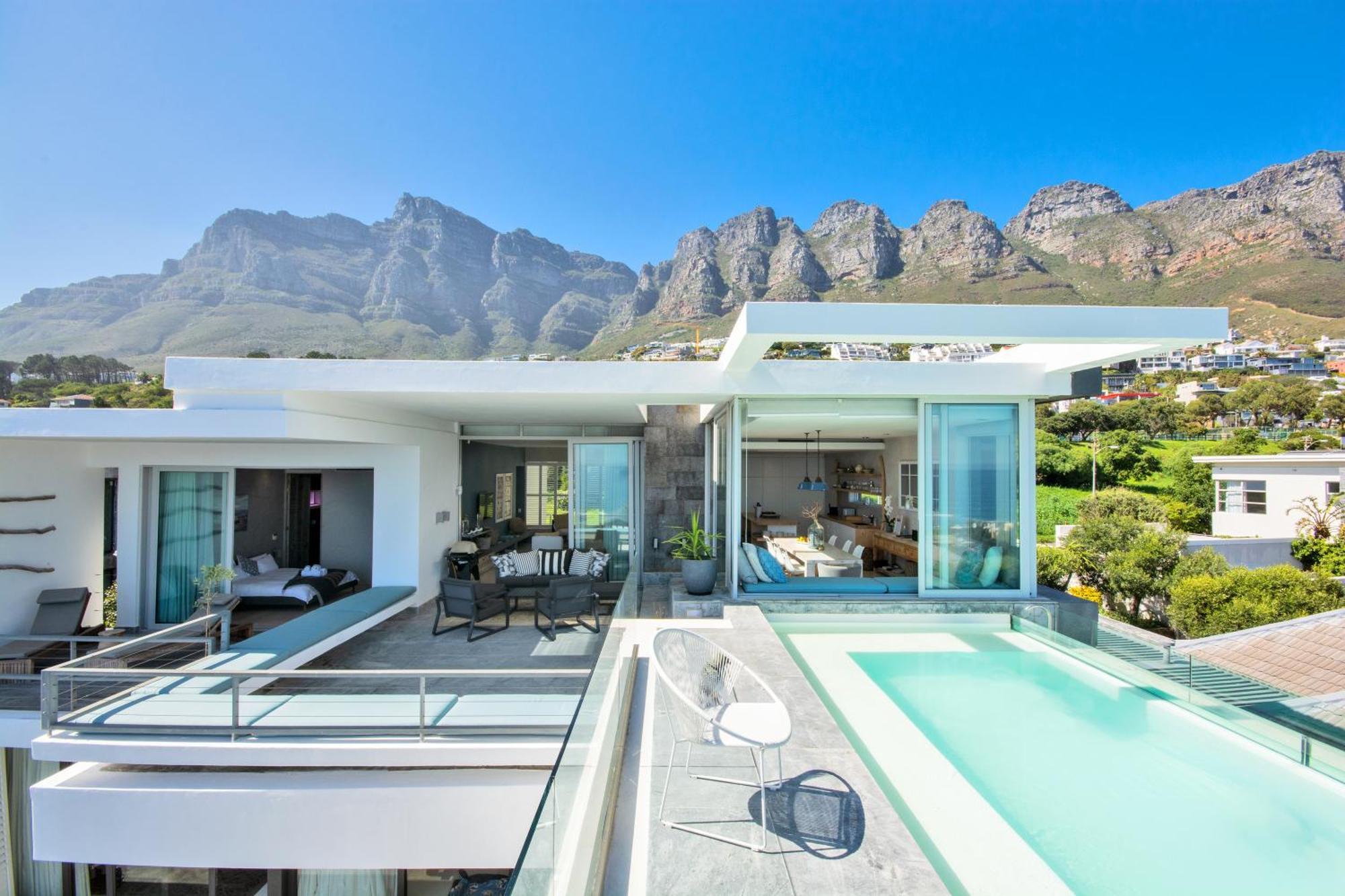 Apartment Luxury Camps Bay Penthouse With Spectacular Views