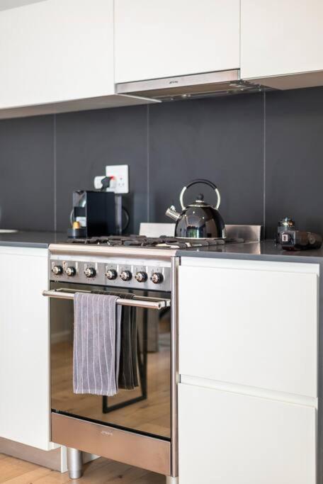 Gem In The Heart Of Sea Point With Backup Power *