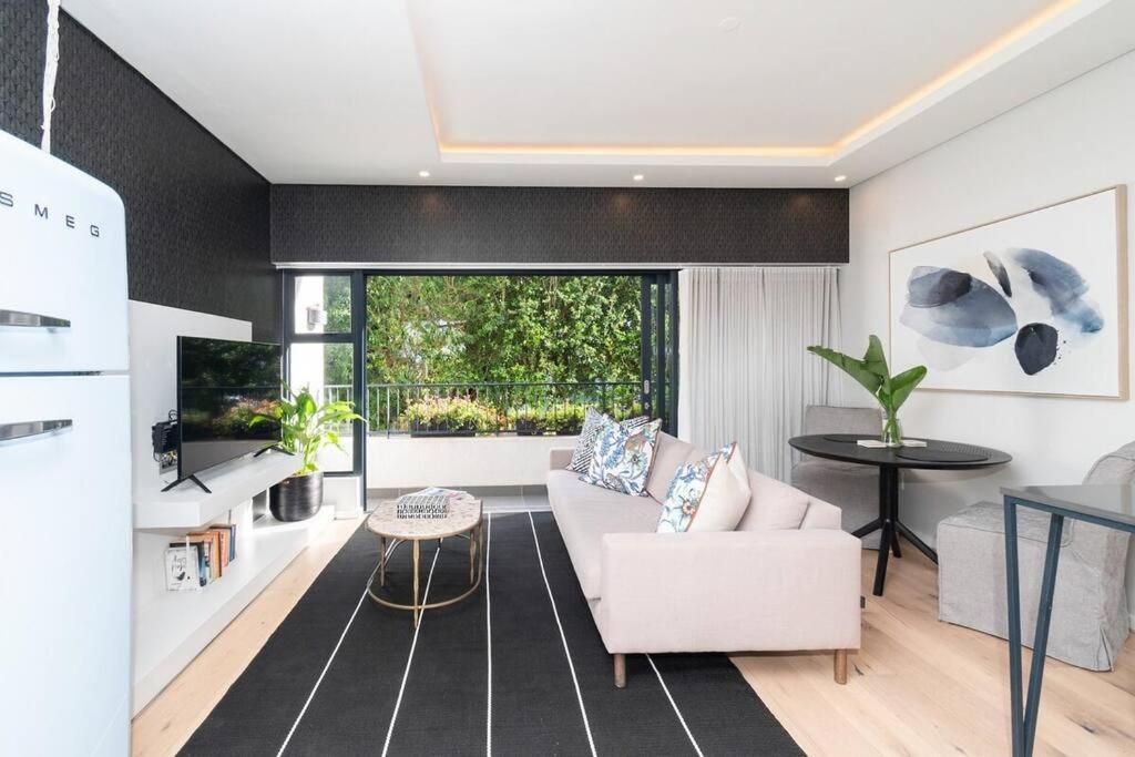 Apartment Gem In The Heart Of Sea Point With Backup Power