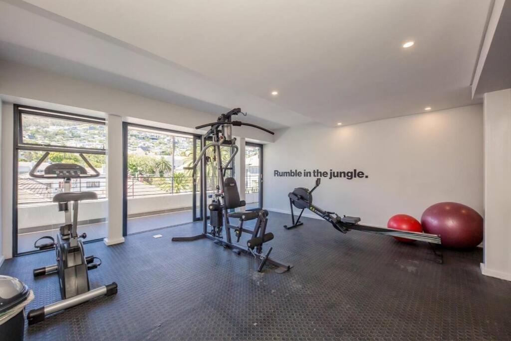Gem In The Heart Of Sea Point With Backup Power *