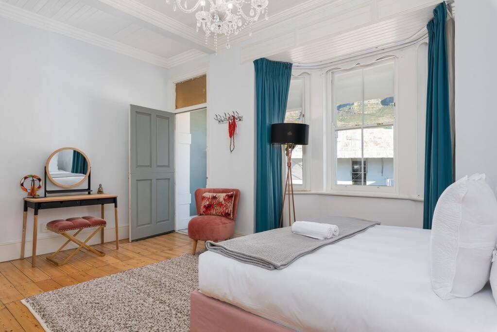 Apartment Victorian 2Br Views, Charm & Central Stay Cape Town