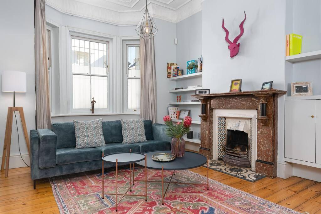 Apartment Victorian 2Br Views, Charm & Central Stay Cape Town