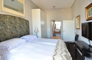 Apartment 410 Harbour Bridge Cape Town