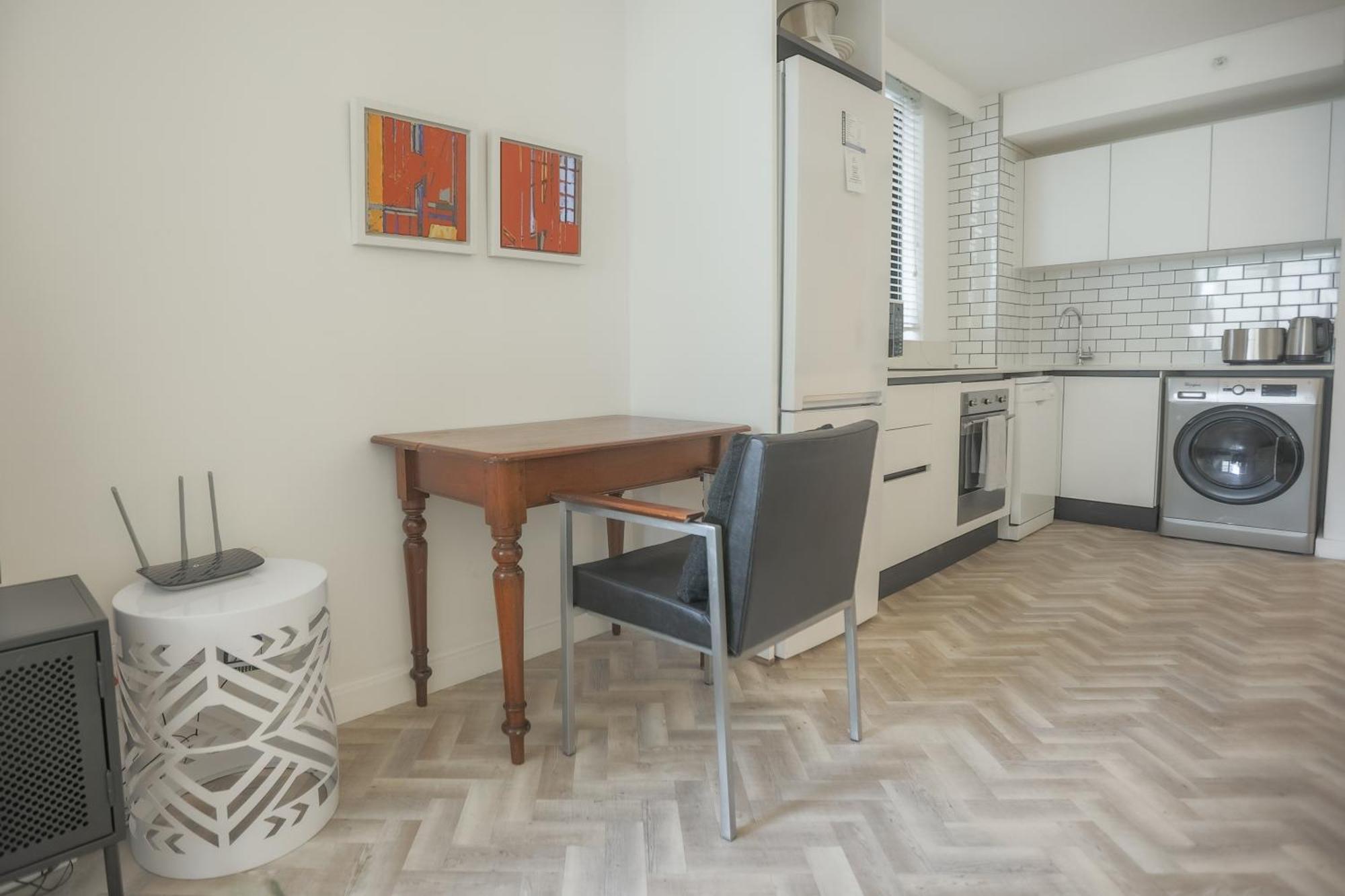 Table Mountain View In Quiet Centre Apartment Cape Town
