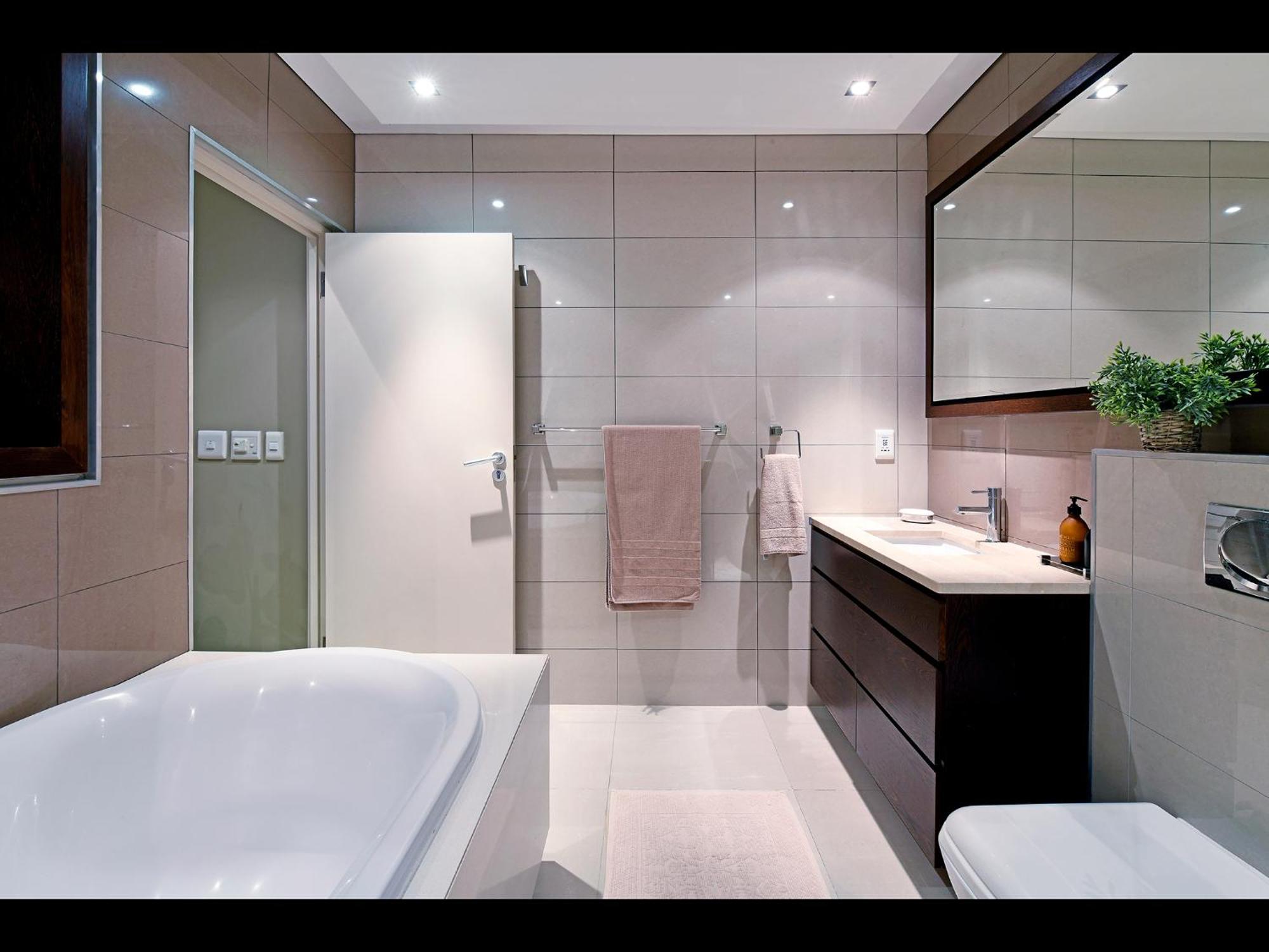 The Crystal 203 Camps Bay - Back-up Power Apartment *