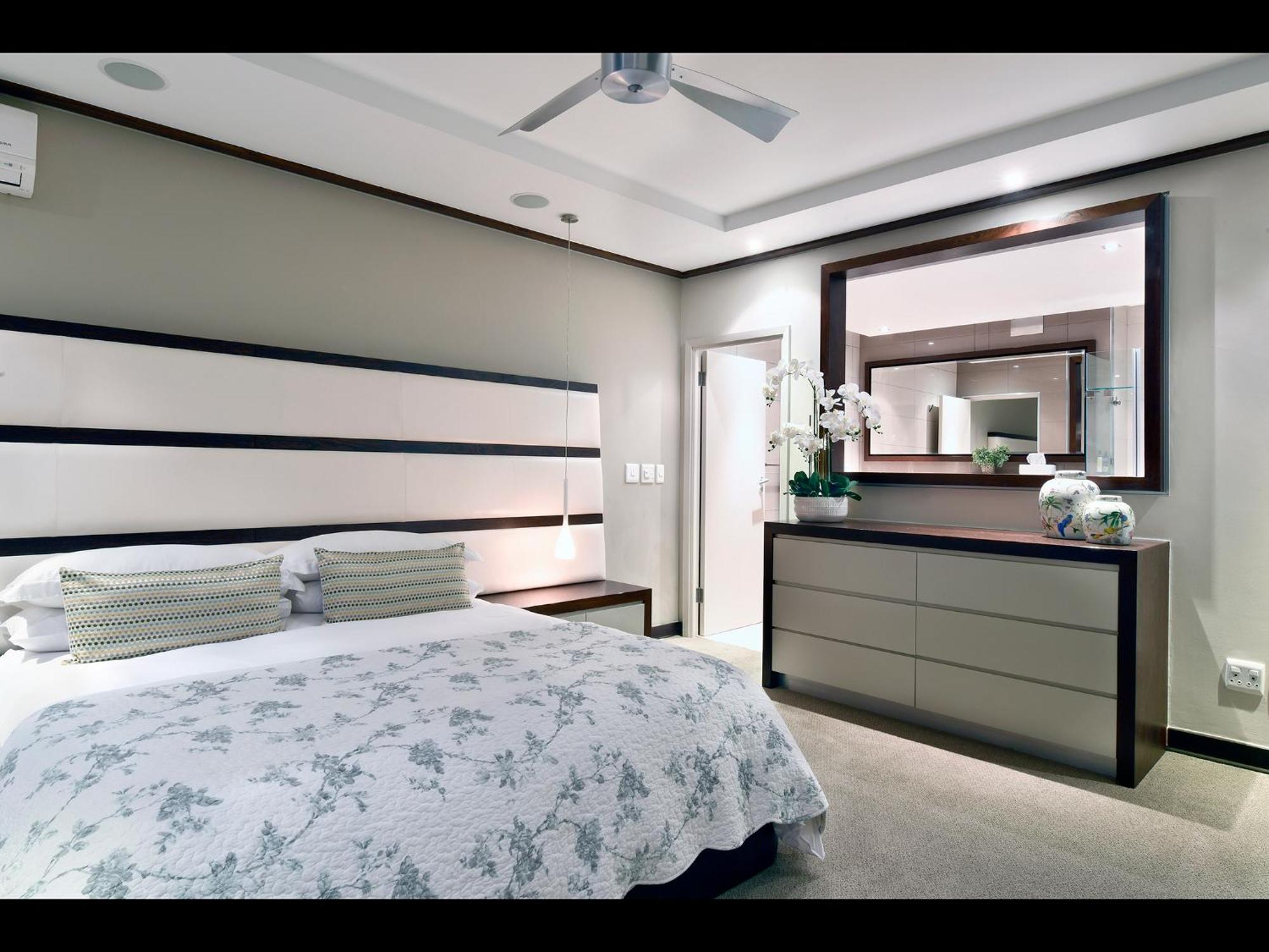 The Crystal 203 Camps Bay - Back-up Power Apartment *