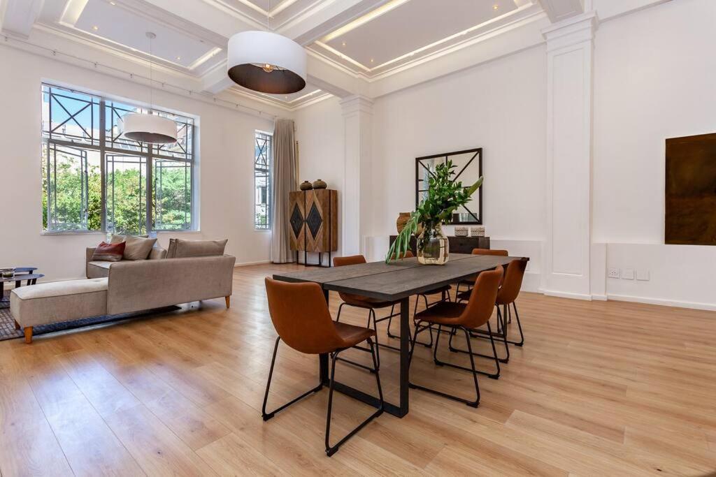 Ultra Luxury 3 Bedroom Address On Adderley * Cape Town