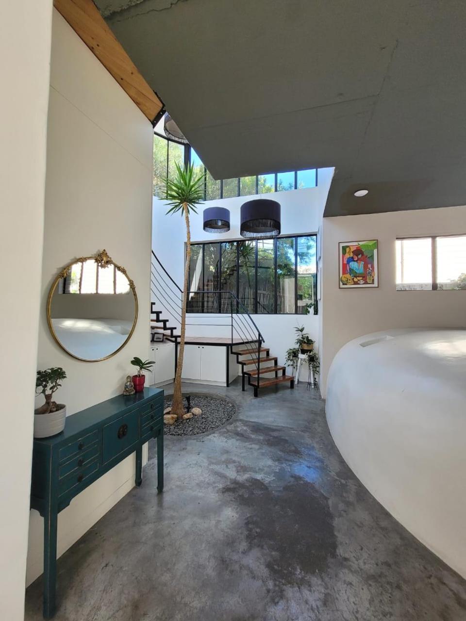 Villa La Hacienda - Modern, Bright, Stylish House With Private Pool Cape Town