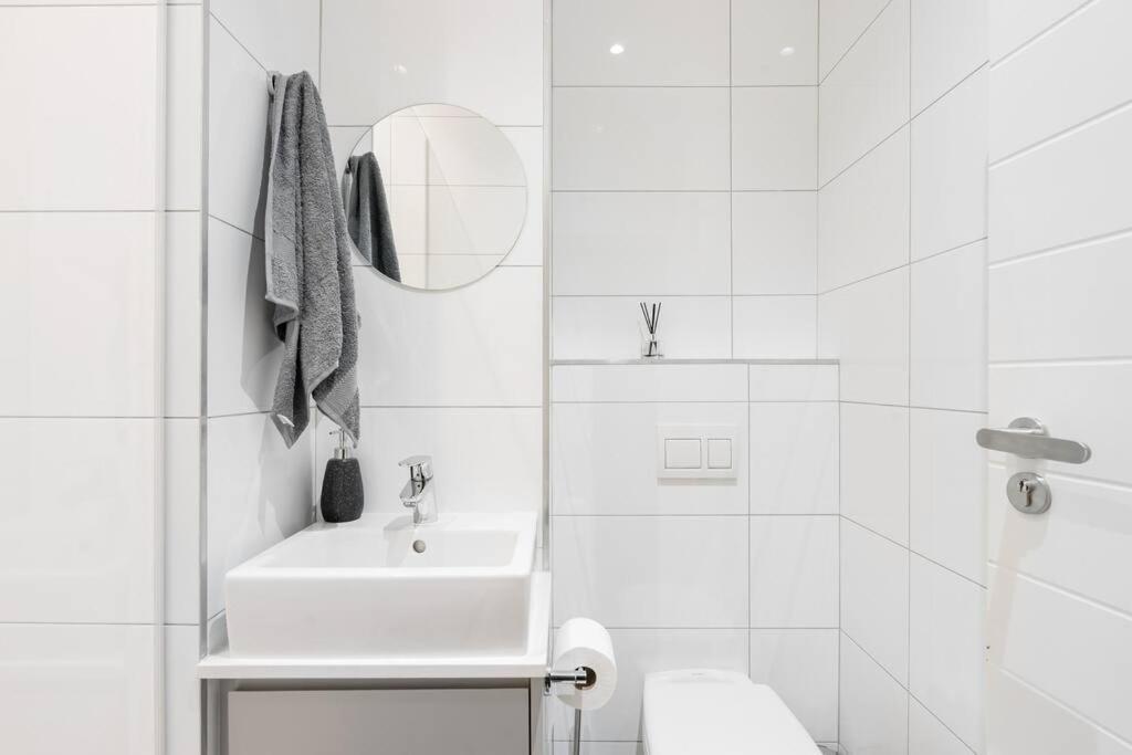Stylish 2Br City Views, Pool & Vintage Vibes Apartment Cape Town