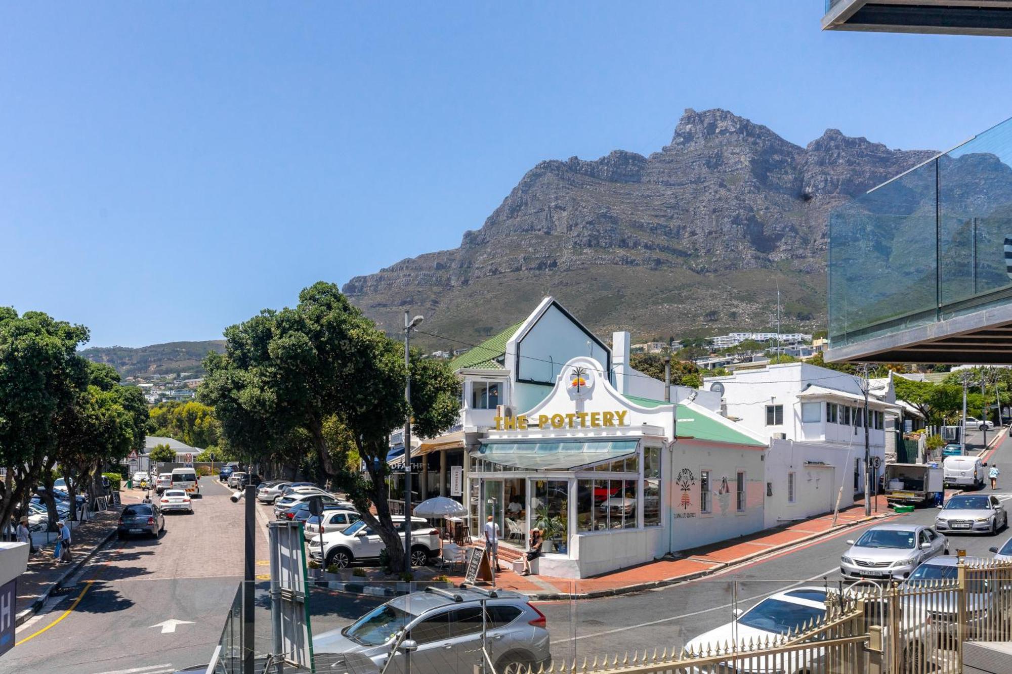Aparthotel Camps Bay Village - And
