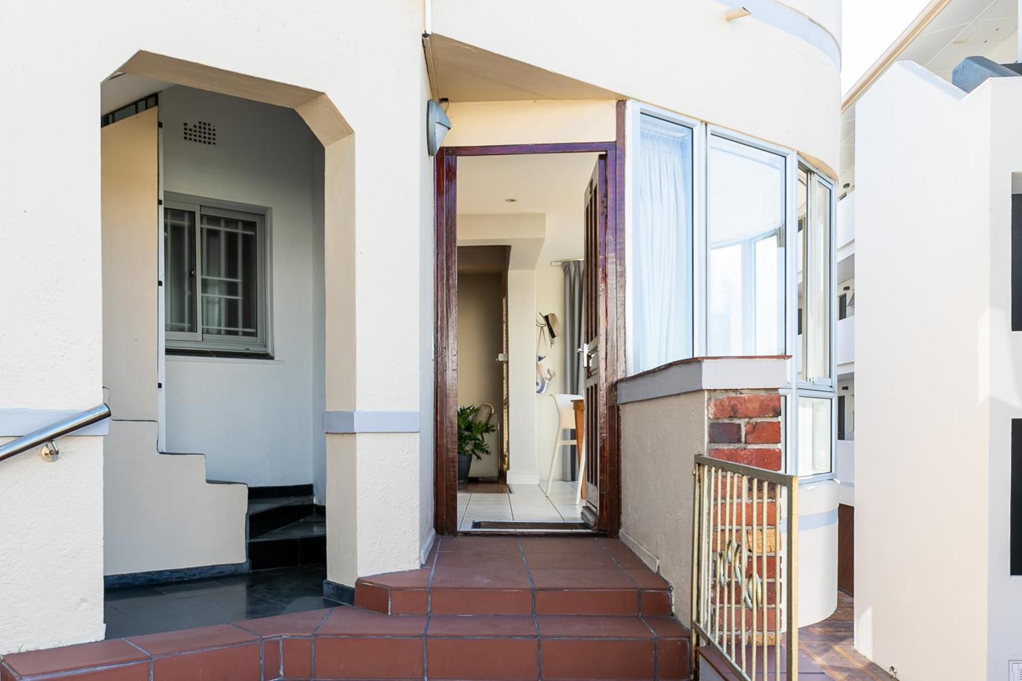 Camps Bay Village - And 3*