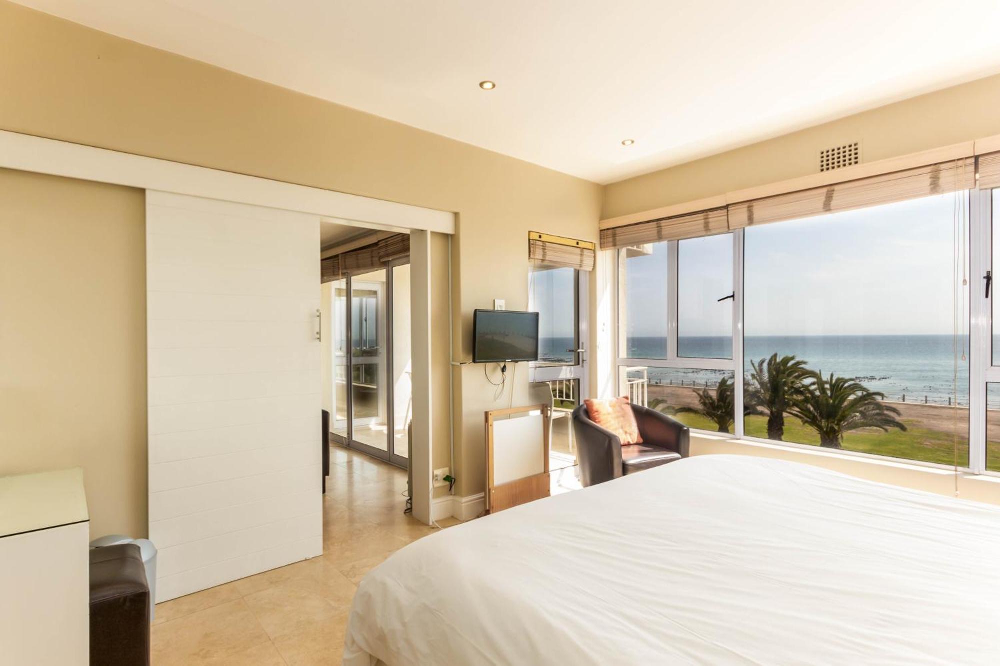 Apartment Mouille Point Cape Town