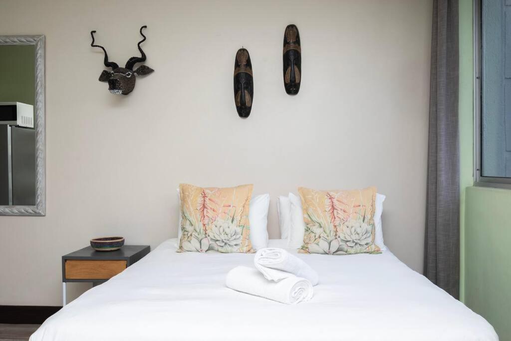 Stylish In The Square Apartment Cape Town