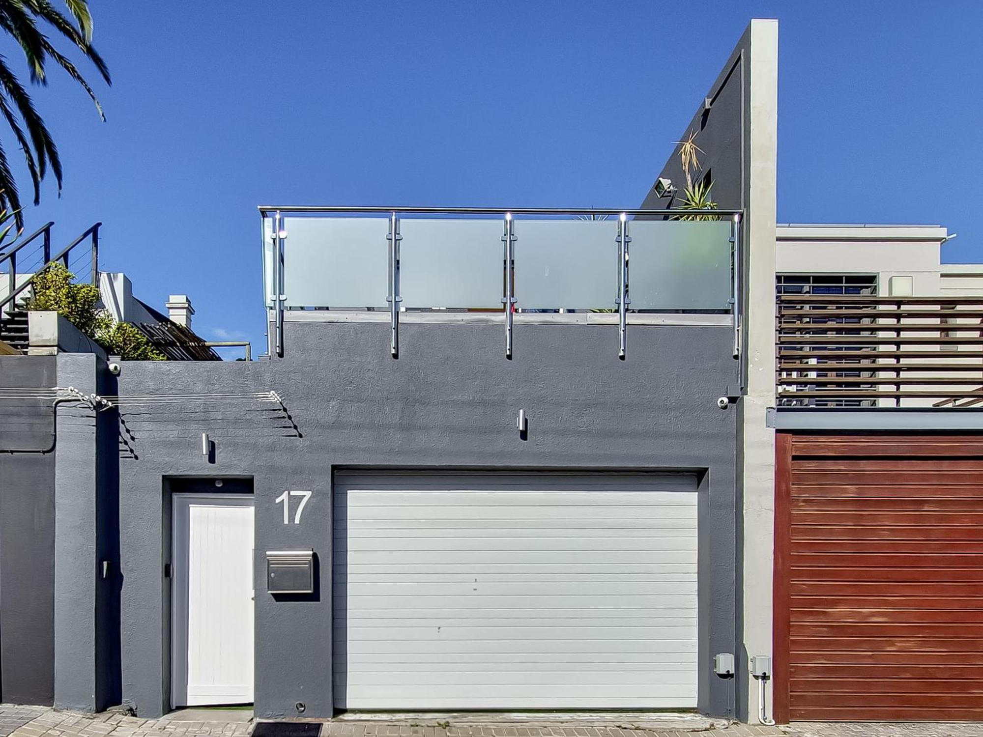 Urban Style House With Jacuzzi & Garage