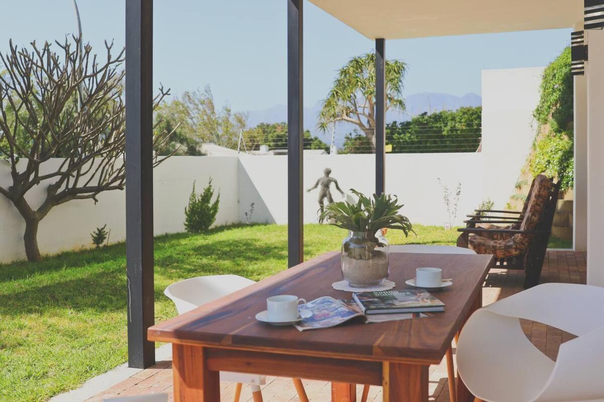 Redrock Ocean View Guest house 2*