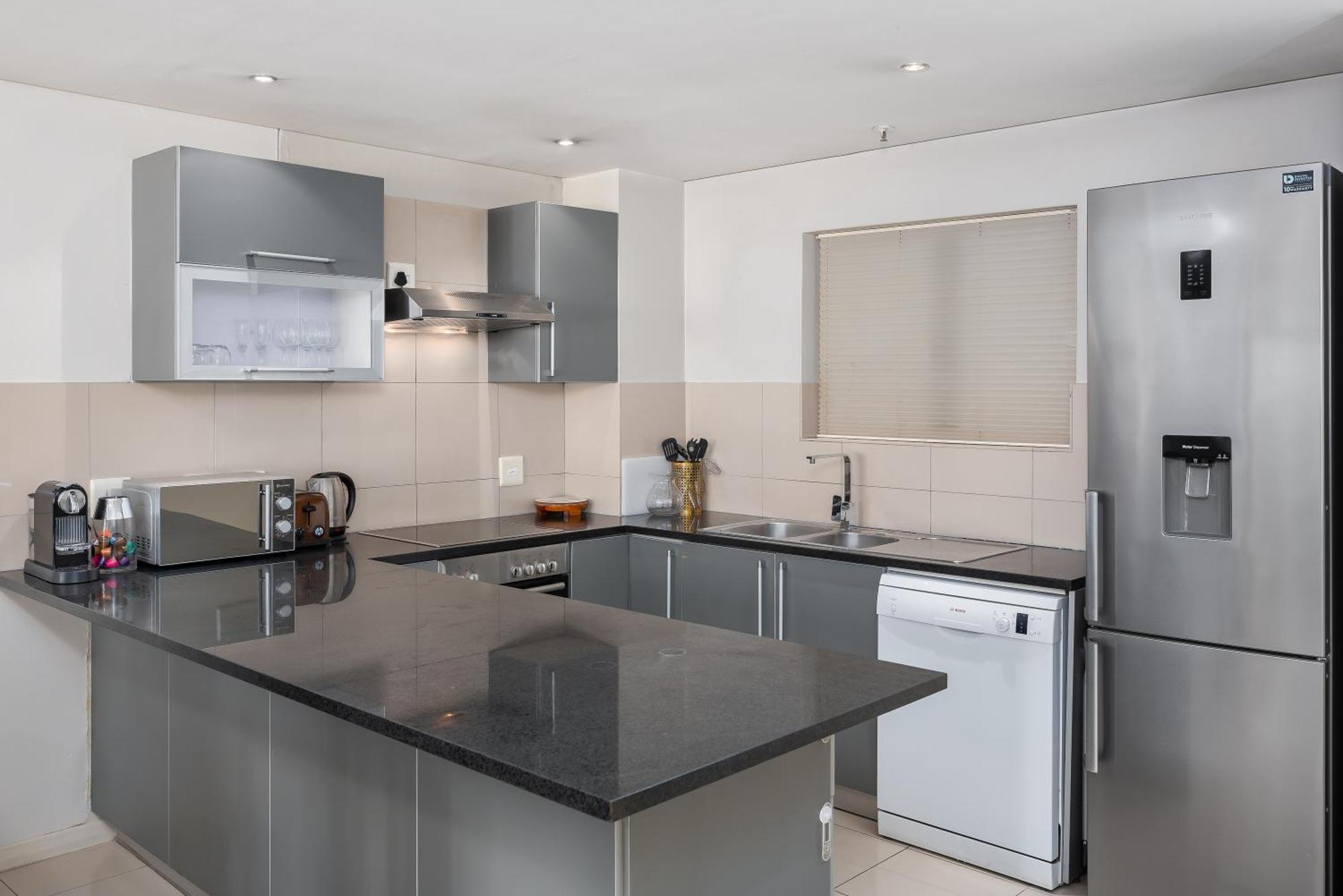 Flatrock Apartment *