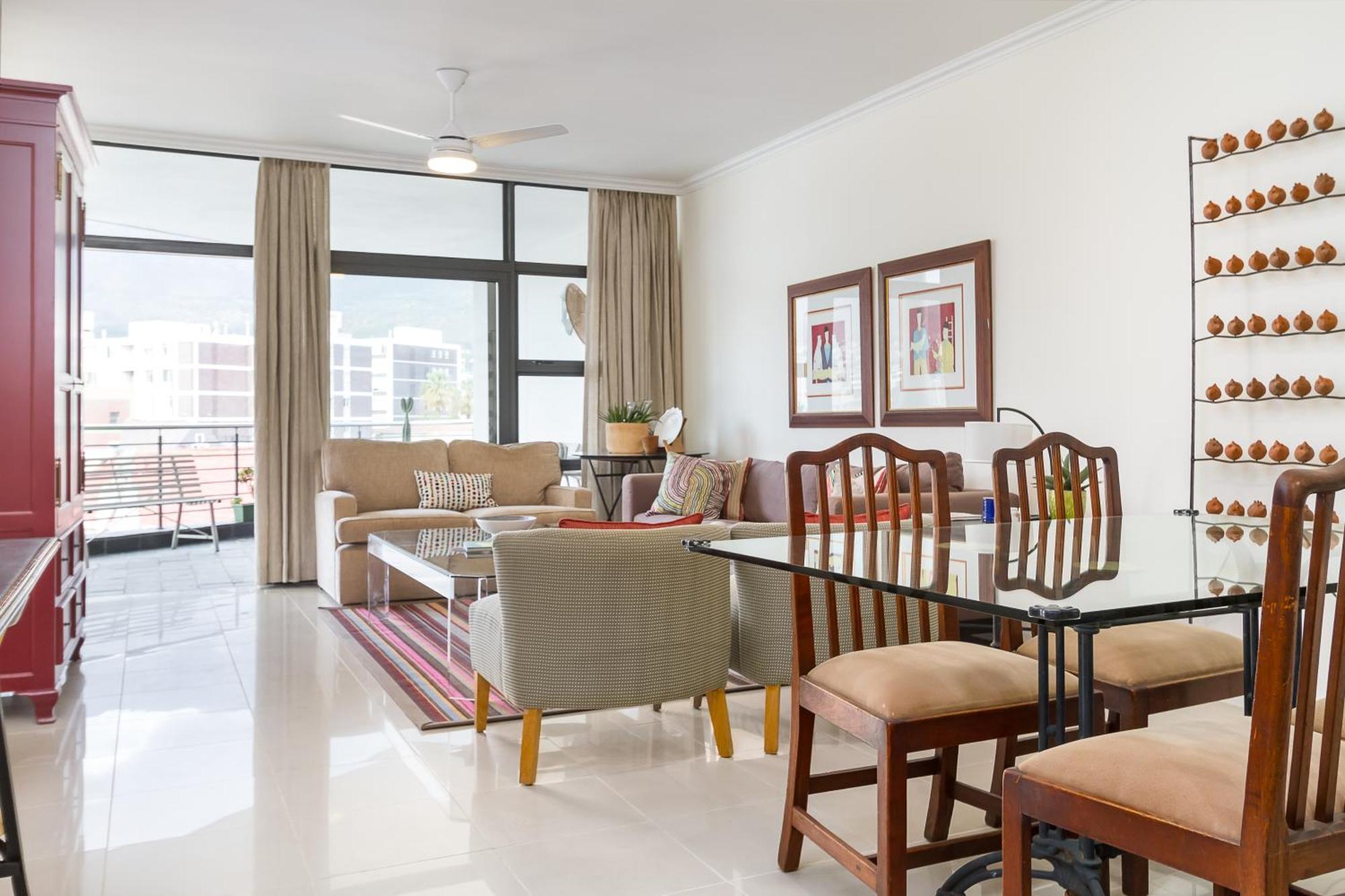 Flatrock Apartment *