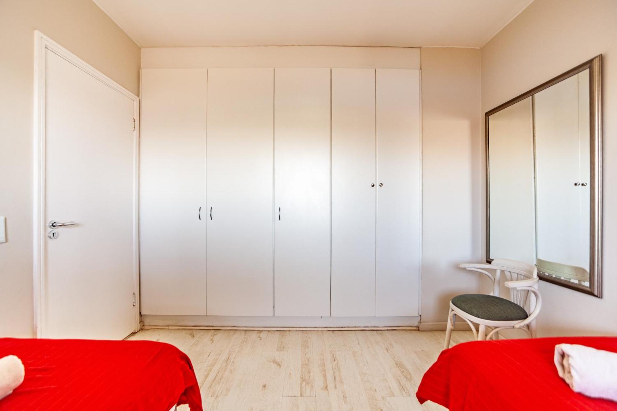 Luxury Private Beachfront 2 Bedroom Dolphin Apartment, Blouberg, Cape Town