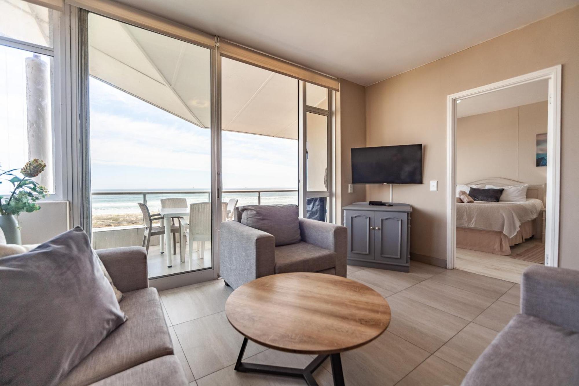 Luxury Private Beachfront 2 Bedroom Dolphin Apartment, Blouberg, Apartment *