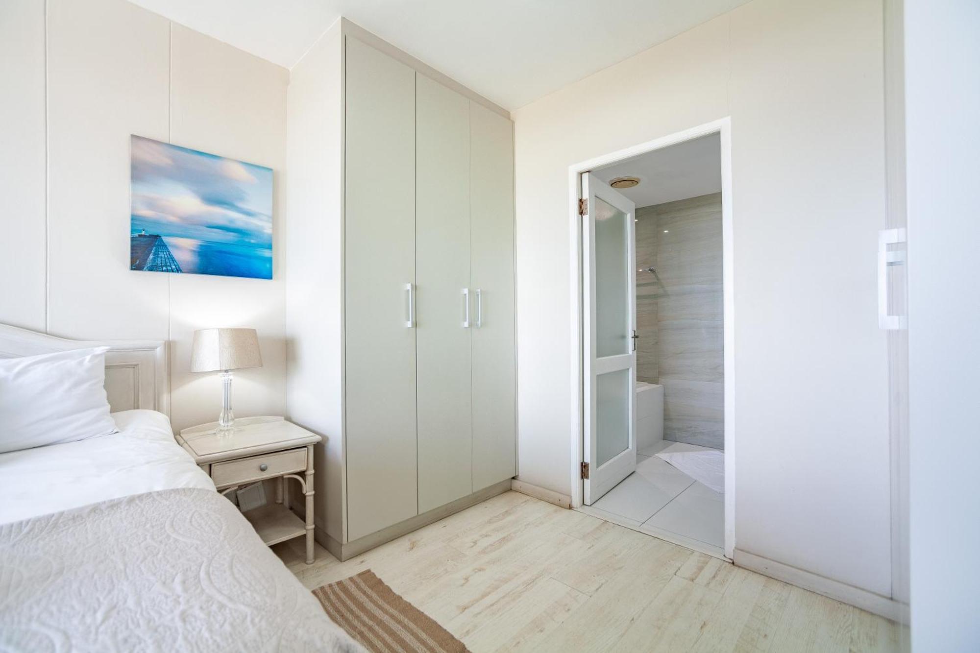 Luxury Private Beachfront 2 Bedroom Dolphin Apartment, Blouberg, * Cape Town