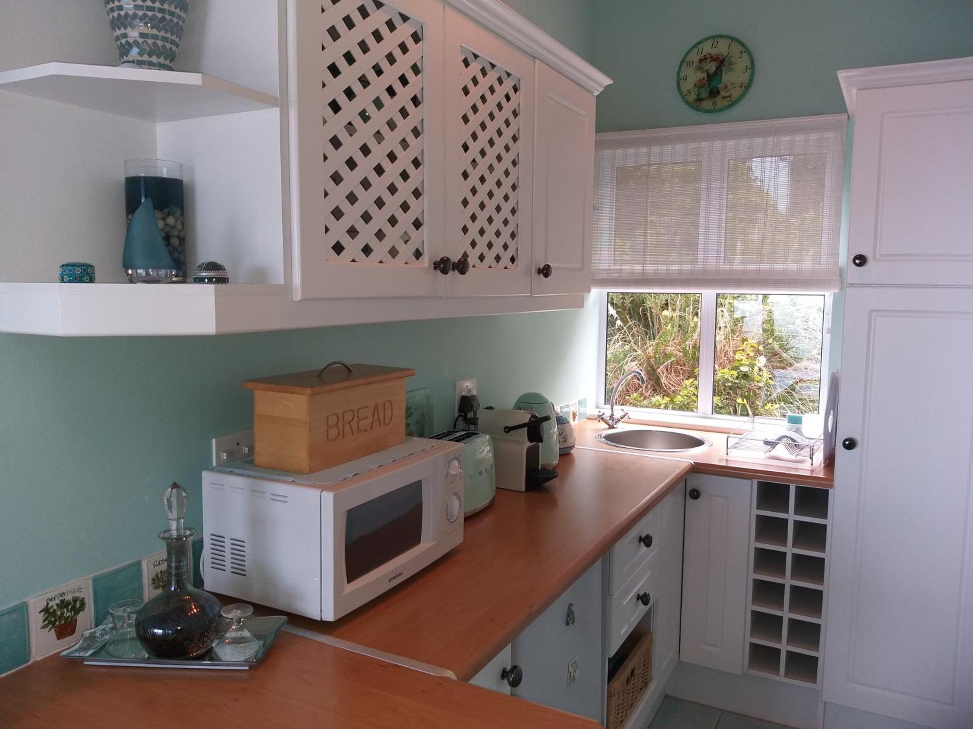 Cape Rose Cottage - Penthouse In Camps Bay Cape Town