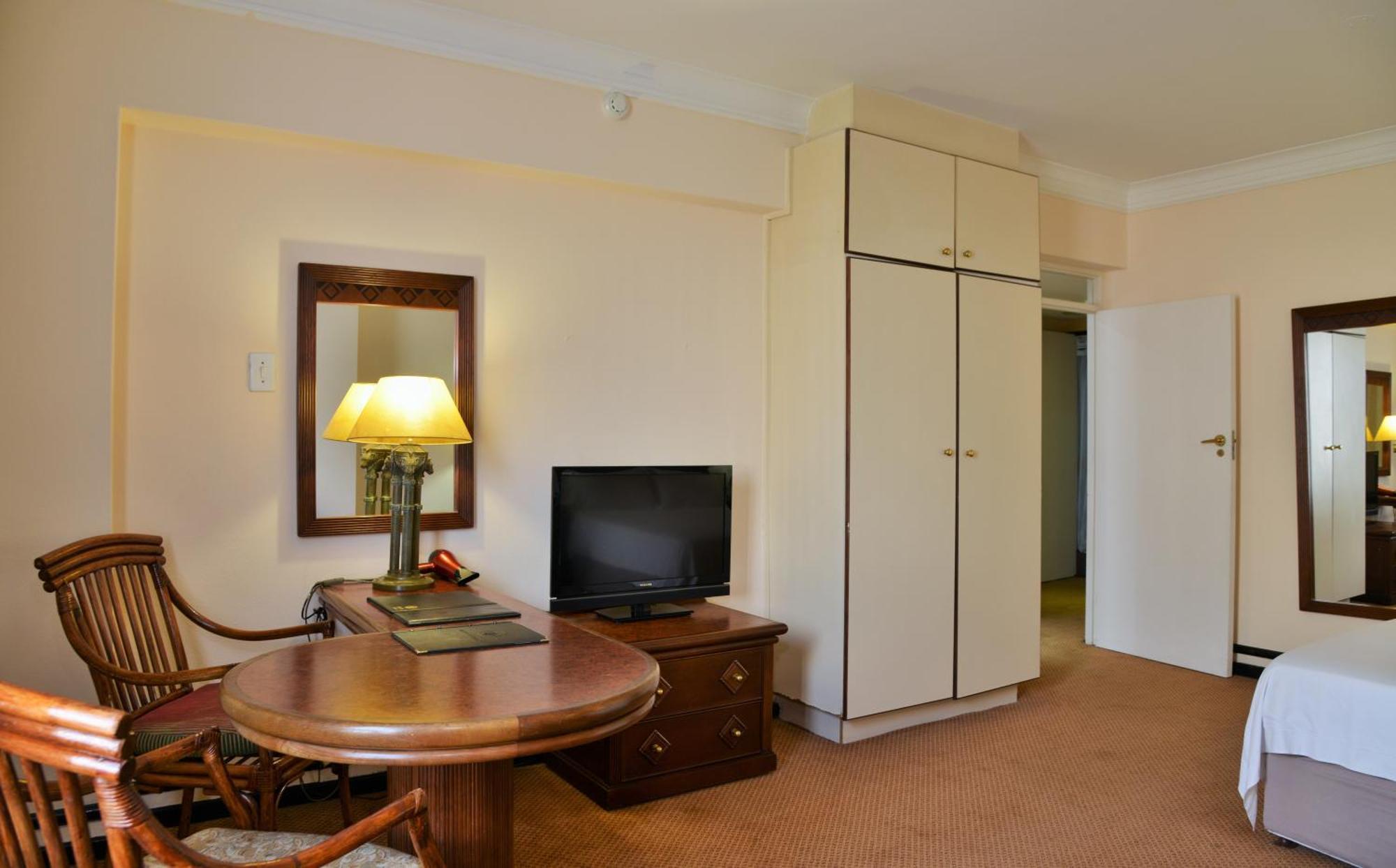Hotel The Capetonian - Halal 4*