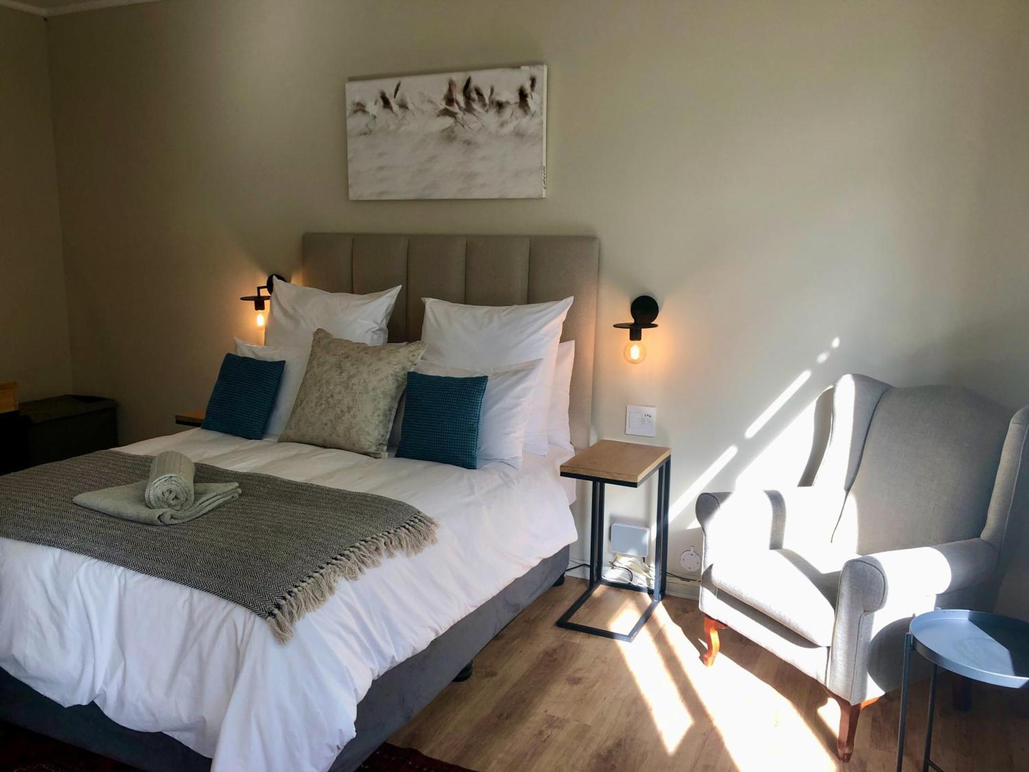 Family Home+views+pets+garden+solar Cape Town