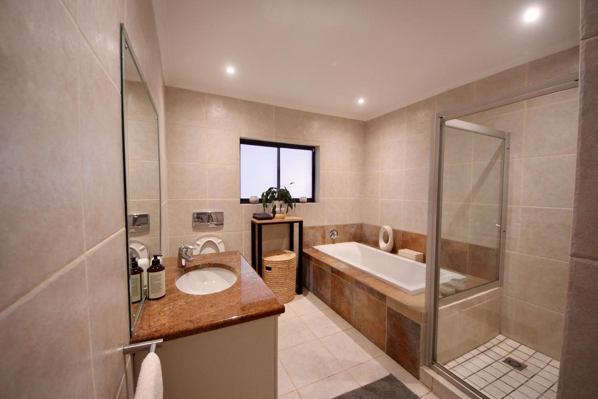 Family Home+views+pets+garden+solar Holiday home Cape Town