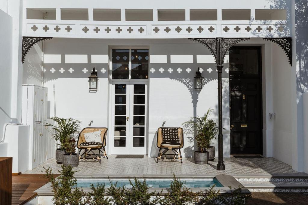 Immaculately Styled And Positioned With Pool & Bar Villa *