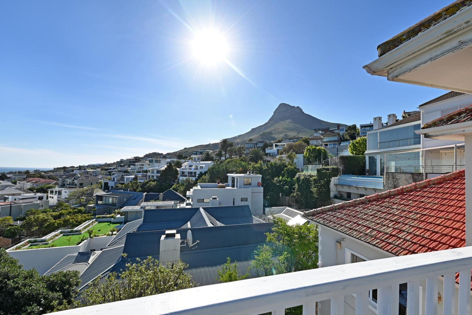 Perfect Location Walk To And Sea Views